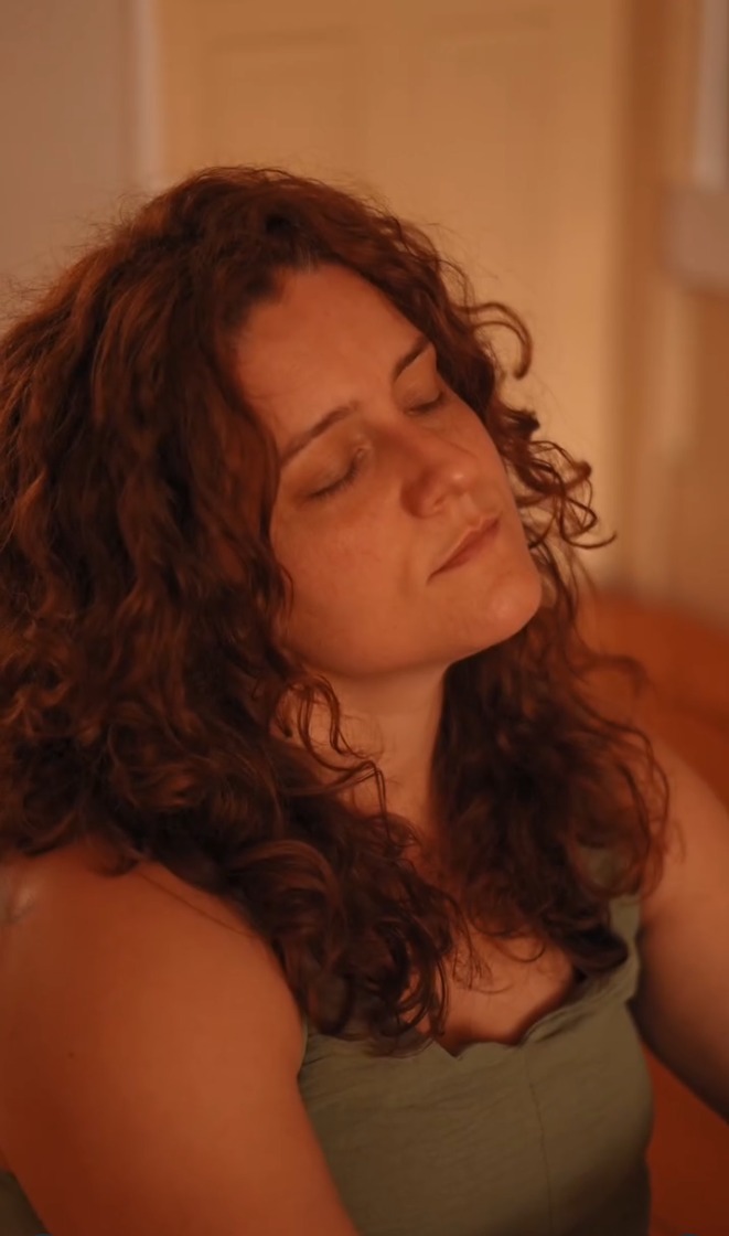 Momento de presença e escuta do corpo — Casa Mulher Tambor